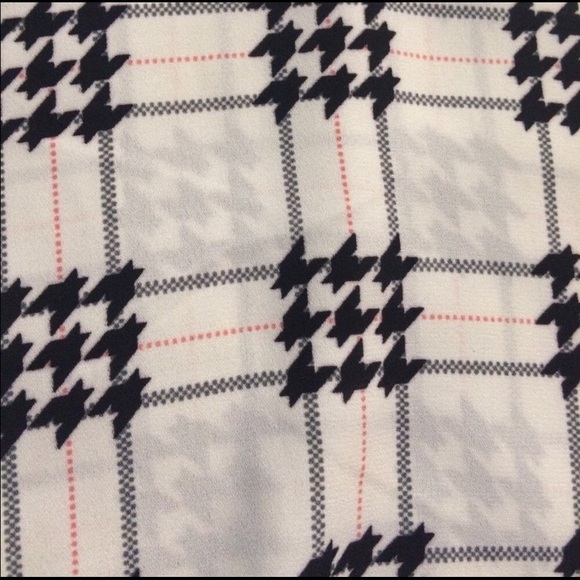 Express Blouse - Large - Picture 3 of 3